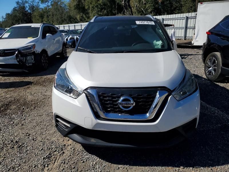 2019 Nissan Kicks s