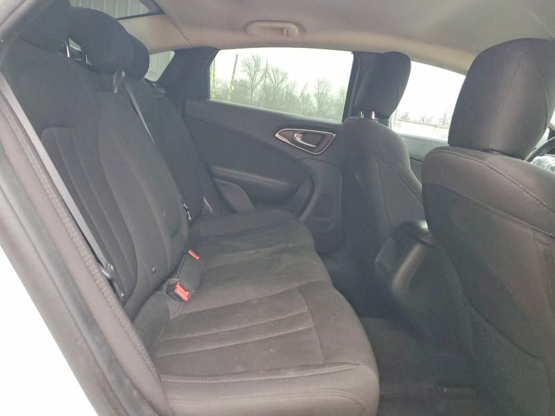 2016 Chrysler 200 Limited