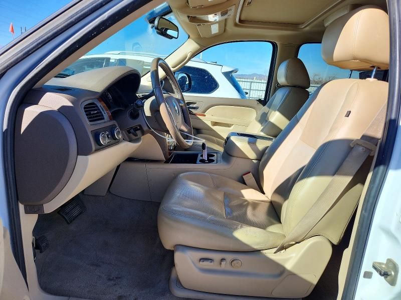 2011 Chevrolet Suburban K1500 ltz