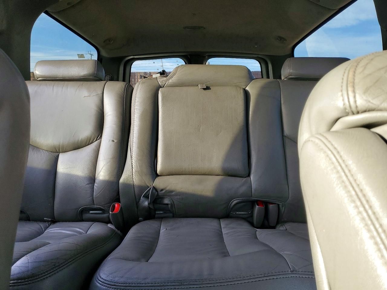 2003 Chevrolet Suburban C1500