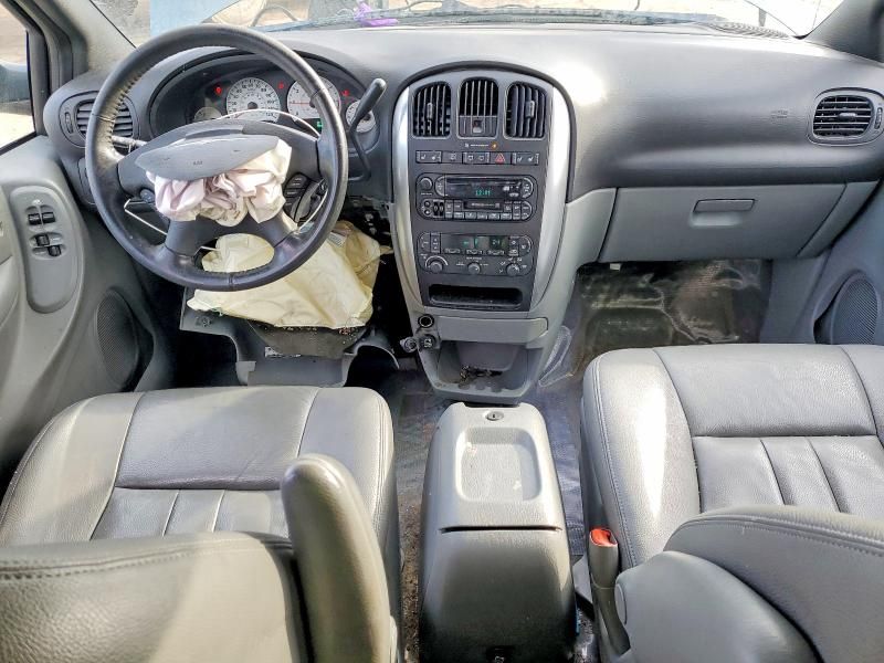 2005 Chrysler Town & Country Touring