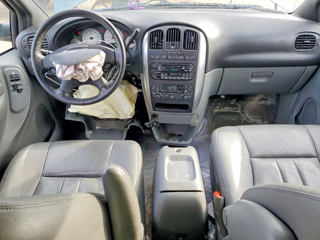 2005 Chrysler Town & Country Touring