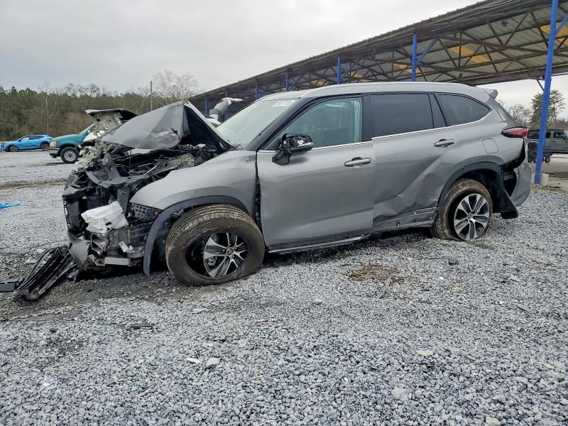 2026 Toyota Highlander xle