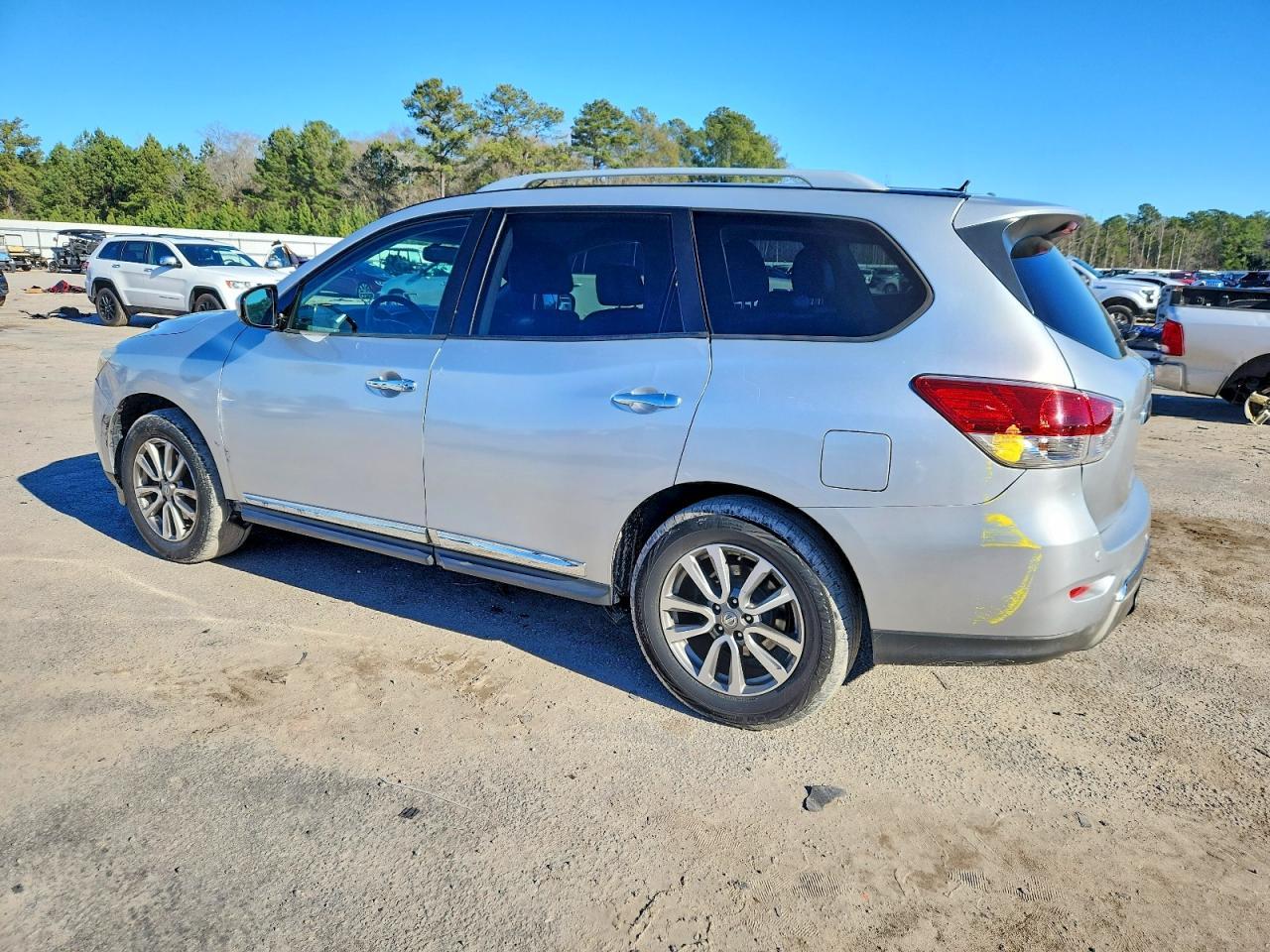 2014 Nissan Pathfinder s