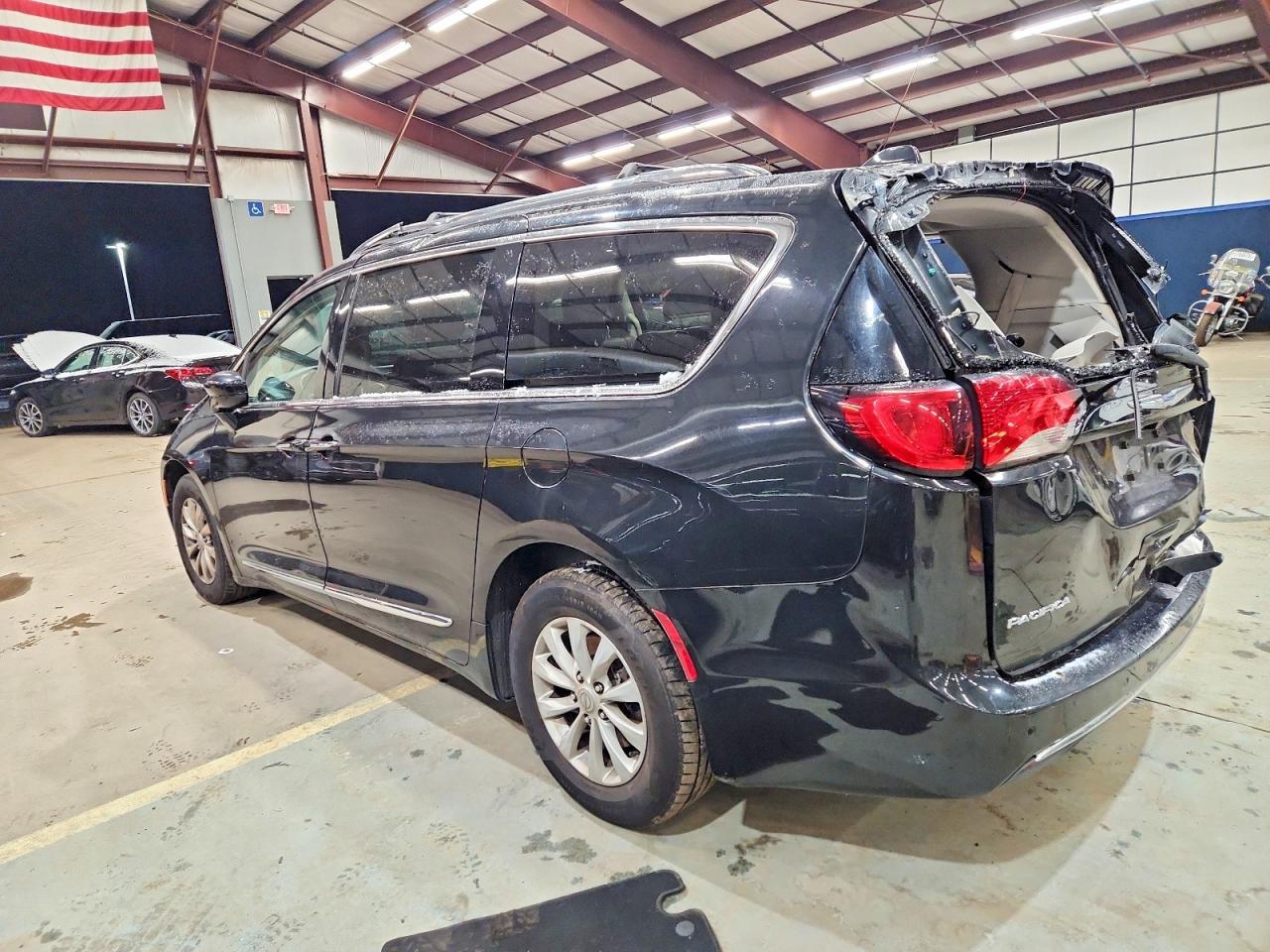 2018 Chrysler Pacifica Touring l