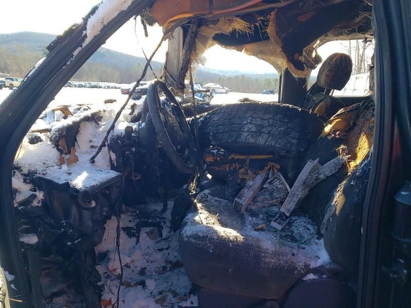 2003 Chevrolet Silverado Dump Truck