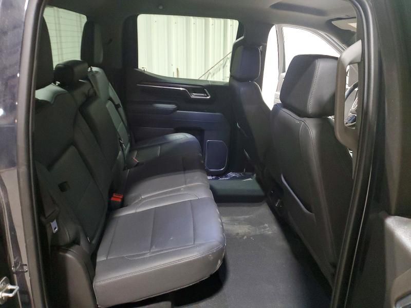 2025 GMC Sierra K1500 slt