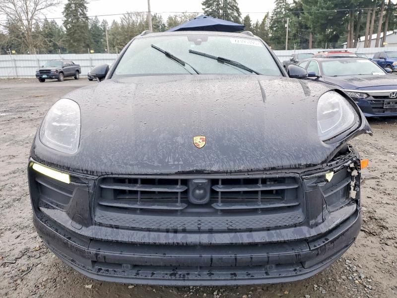 2023 Porsche Macan Base