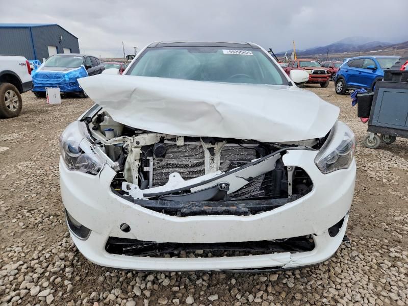 2014 KIA Cadenza Premium
