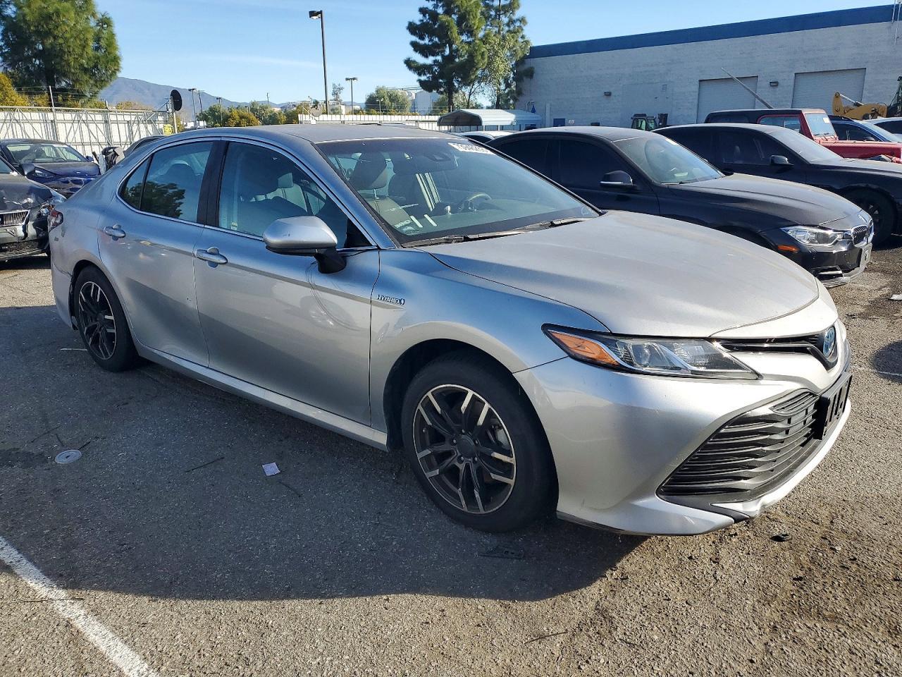 2018 Toyota Camry le