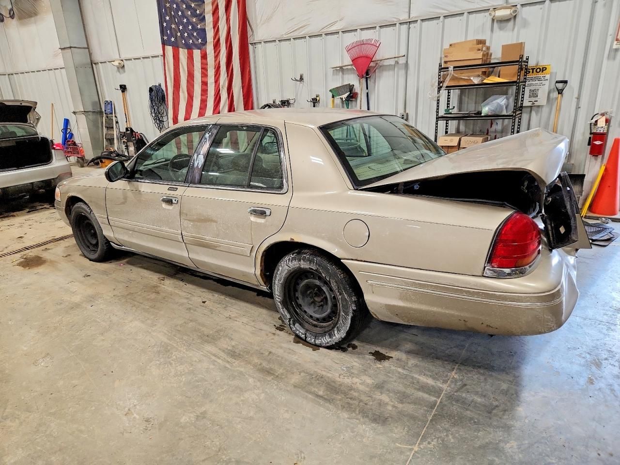 2000 Ford Crown Victoria