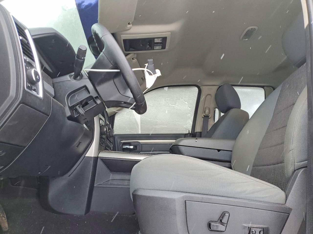 2016 Dodge Ram 1500 slt