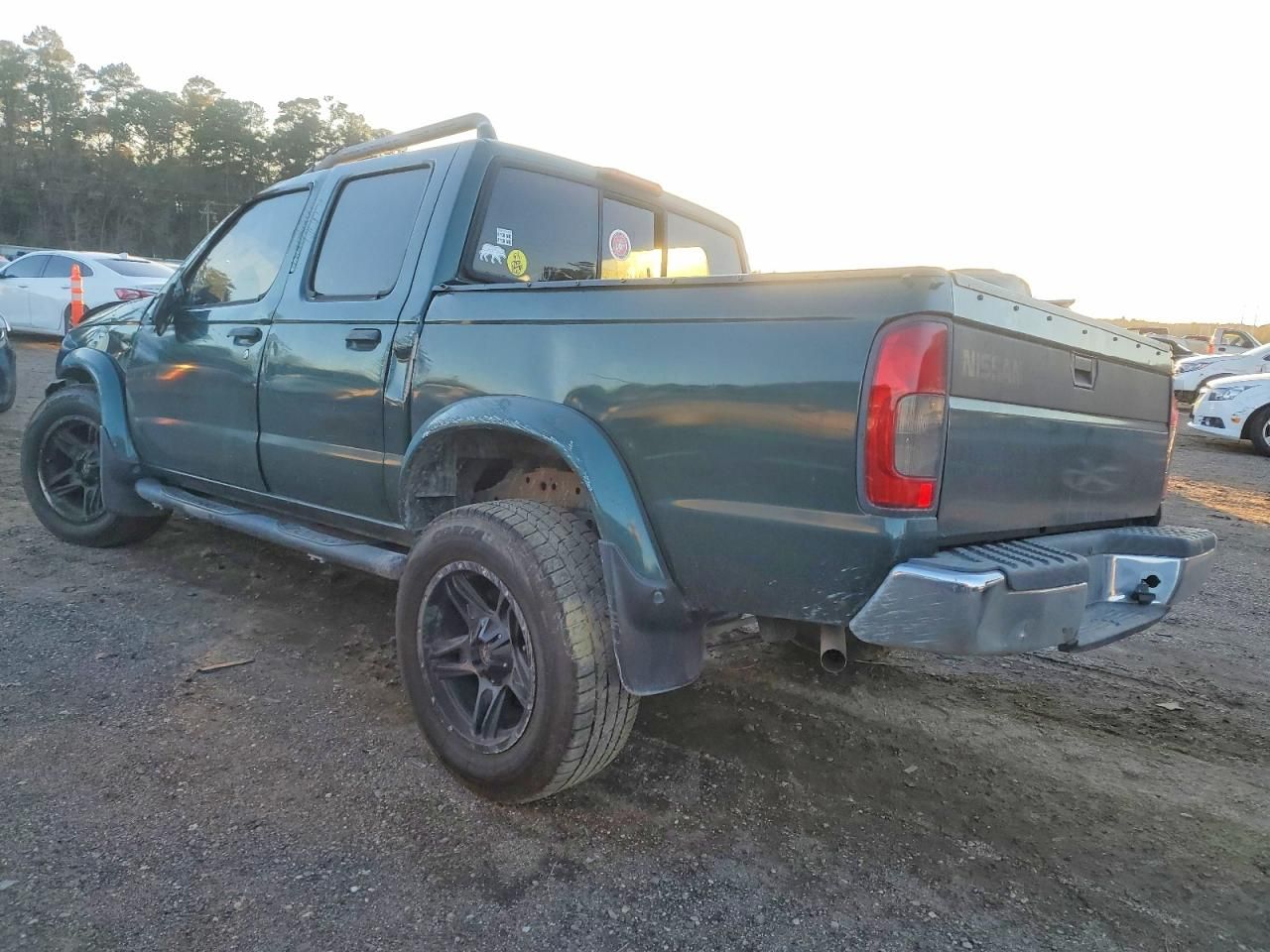 2000 Nissan Frontier Crew Cab XE