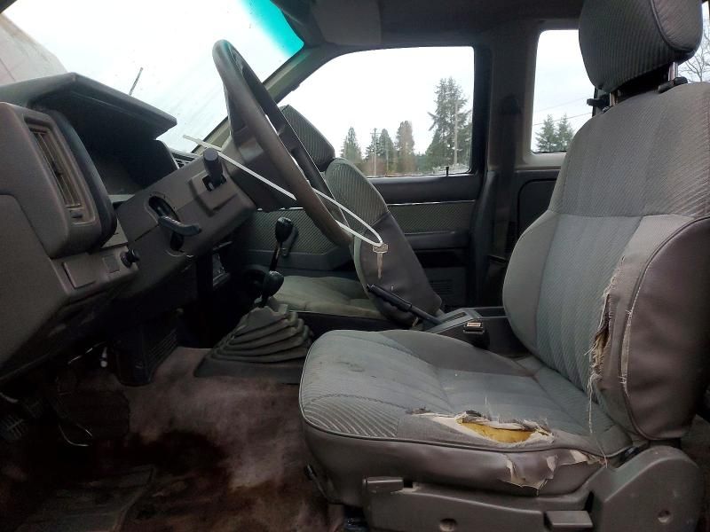 1986 Nissan D21 King cab