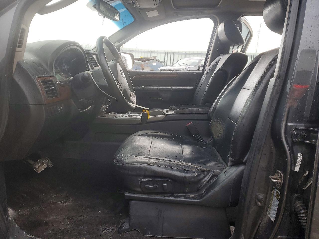 2011 Nissan Armada sv