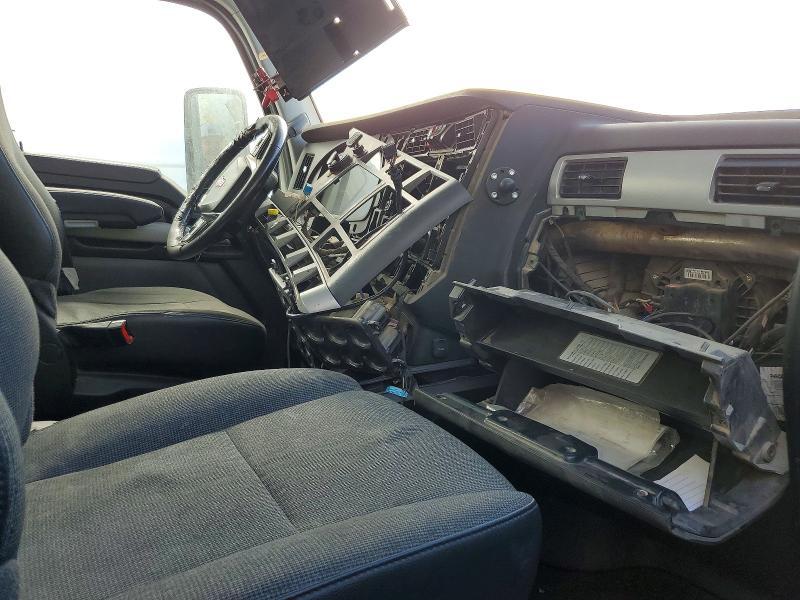 2023 Kenworth T680 Semi Truck