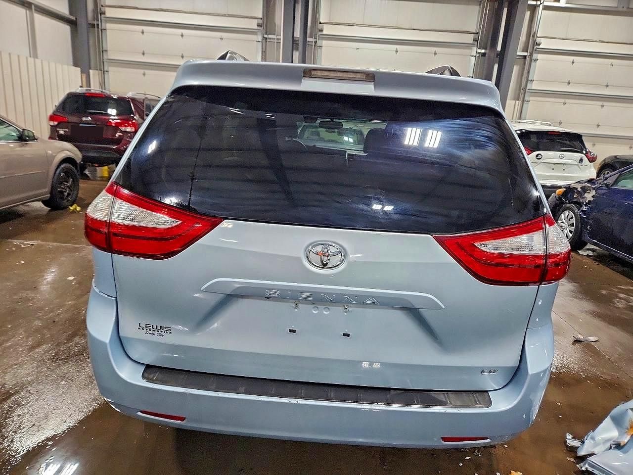 2017 Toyota Sienna le