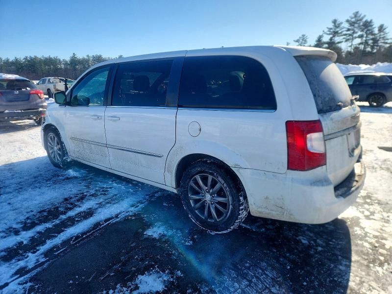 2015 Chrysler Town & Country s