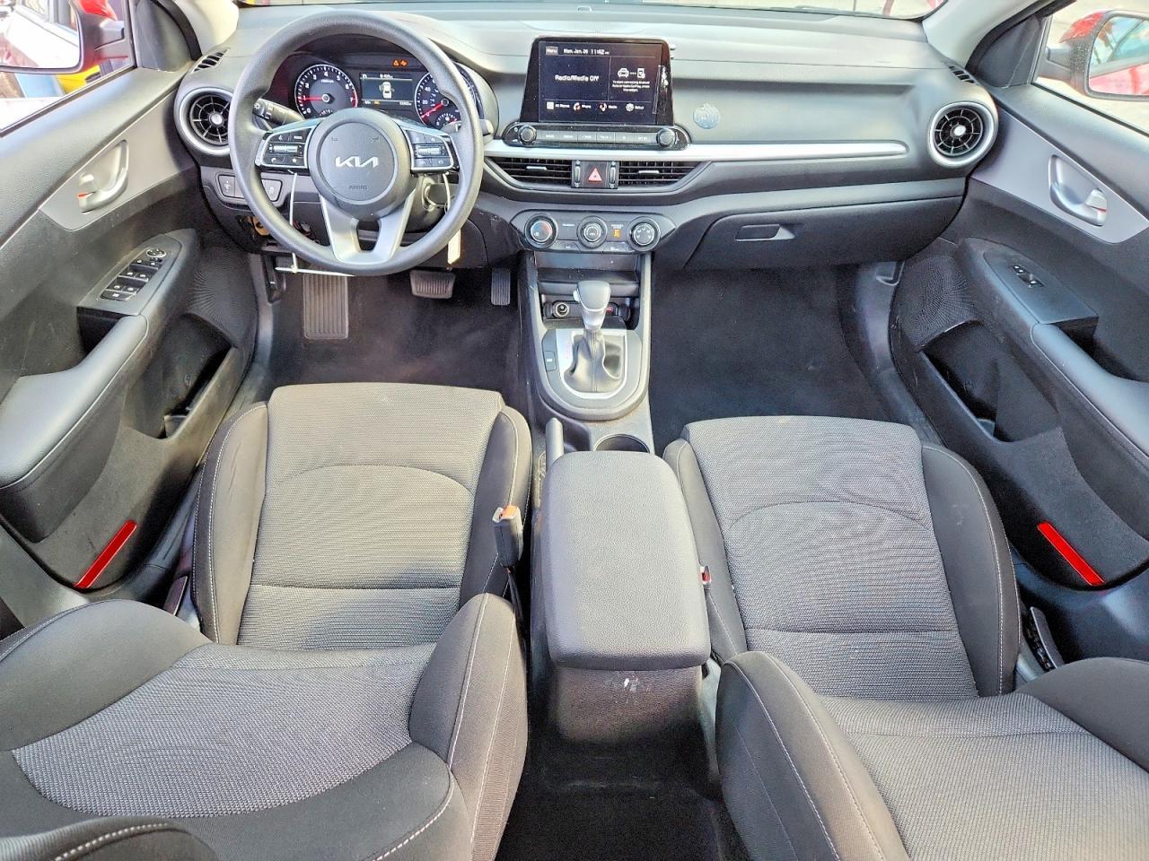 2024 KIA Forte lx