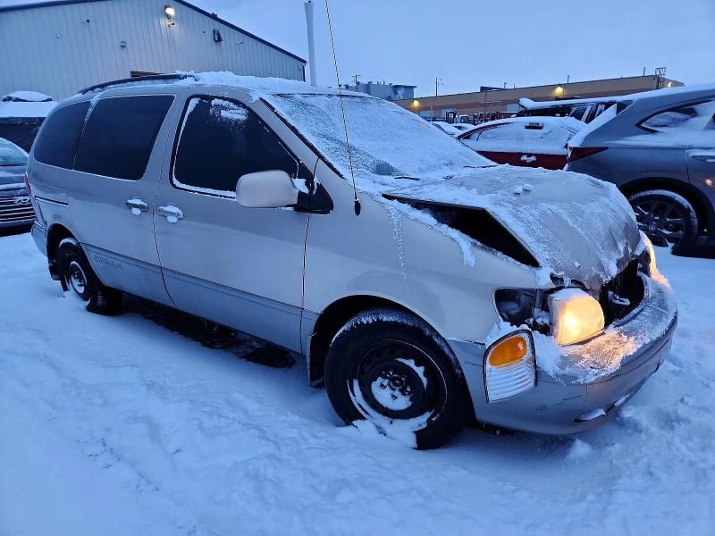 2003 Toyota Sienna le