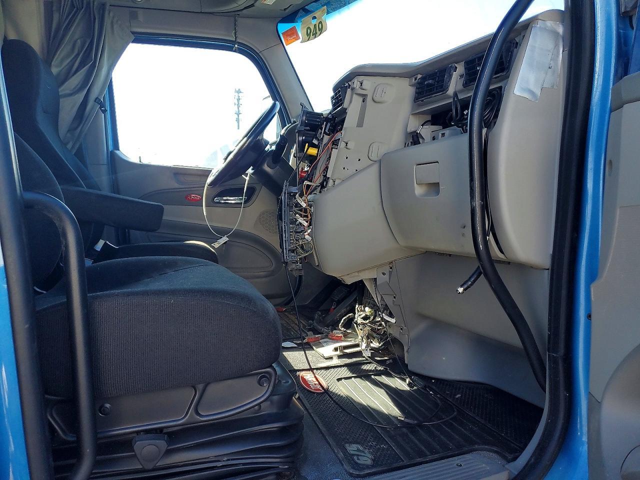 2021 Peterbilt 579 Semi Truck