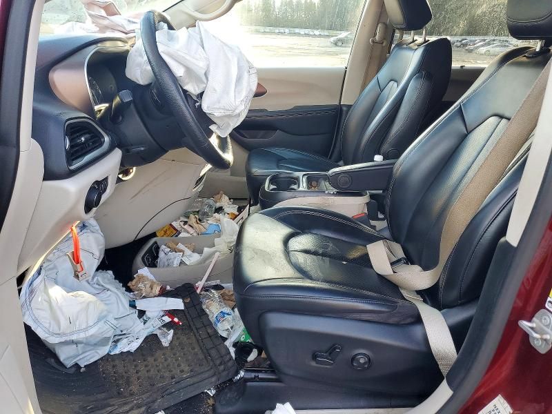 2020 Chrysler Voyager lxi