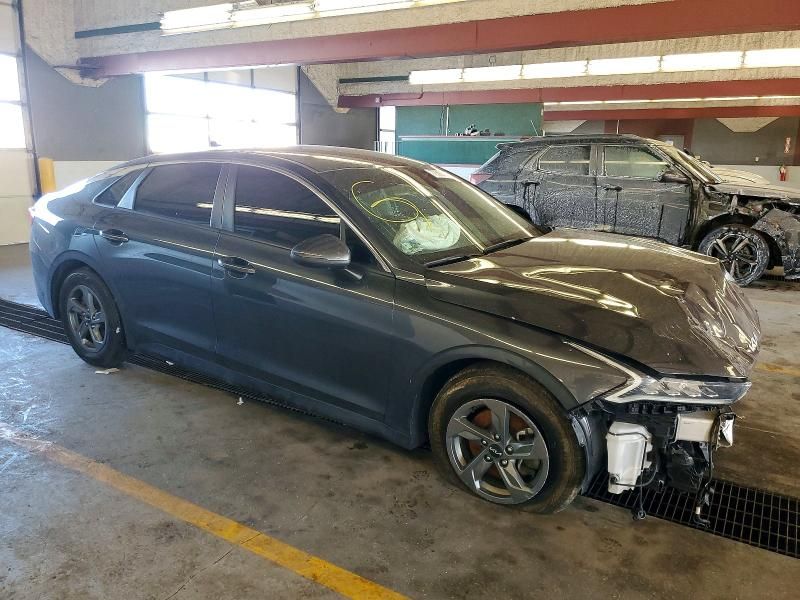 2022 KIA K5 lxs