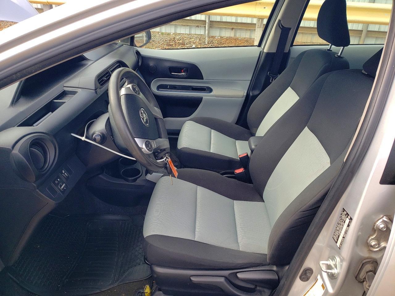 2013 Toyota Prius c