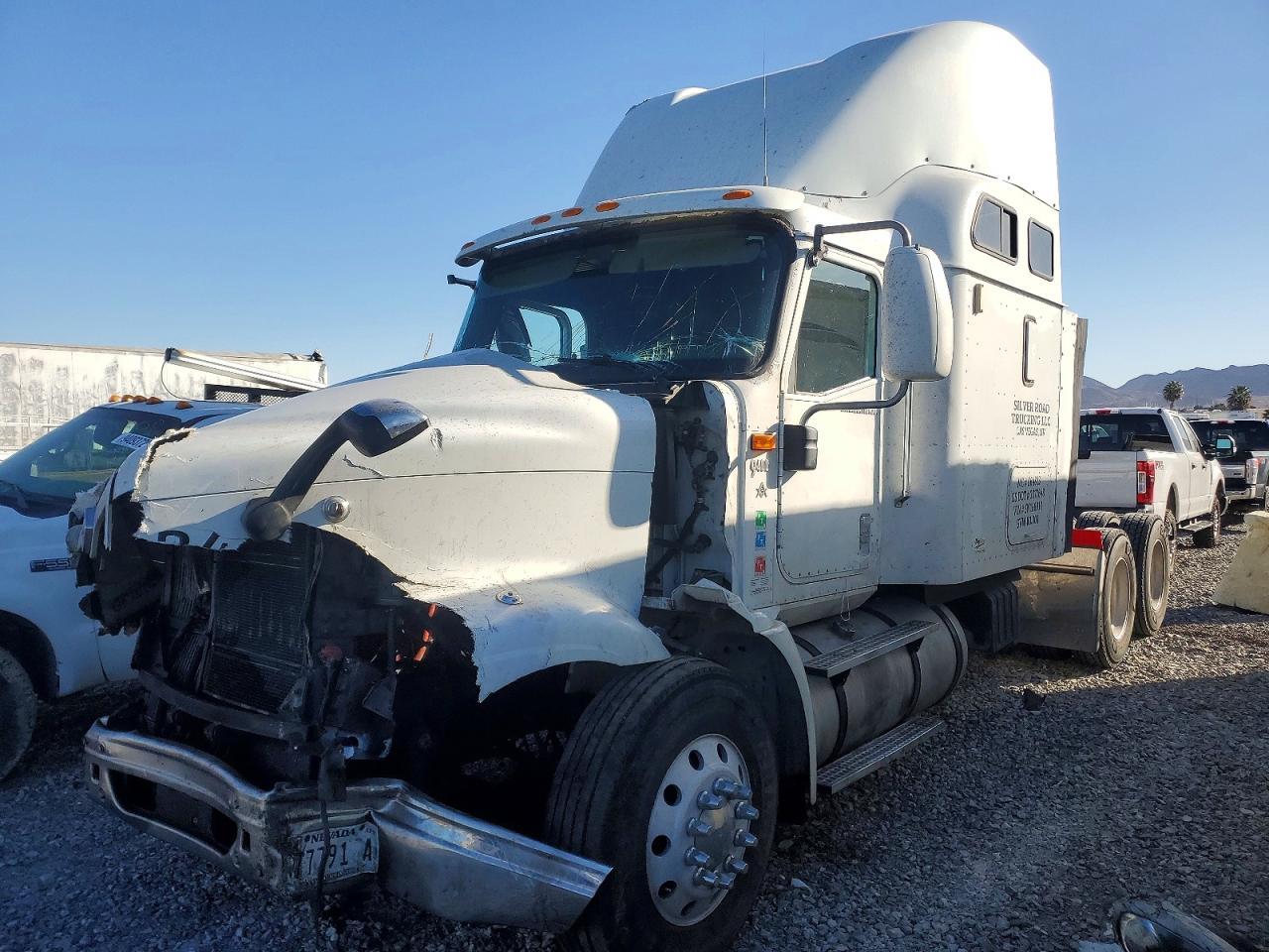 2005 International 9400I Semi Truck