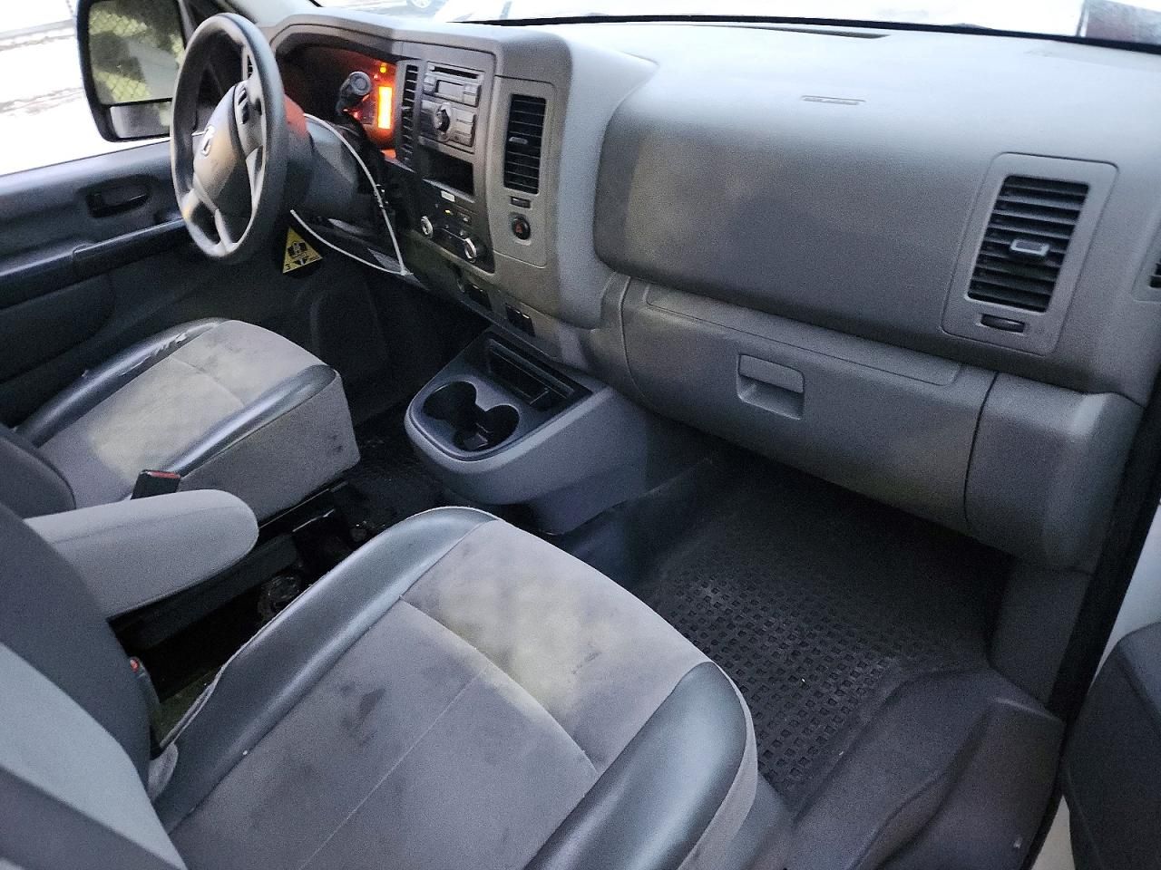 2014 Nissan NV 2500 Utility / Service Van