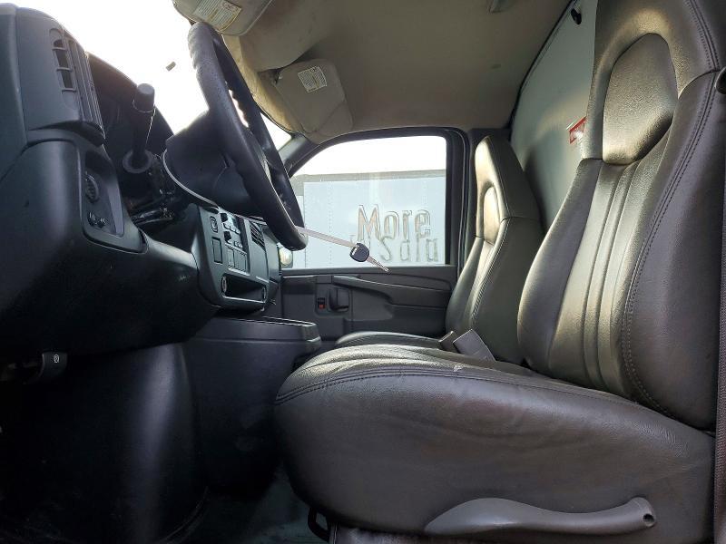 2006 GMC Savana BOX Truck