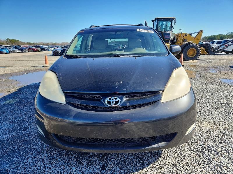 2010 Toyota Sienna xle