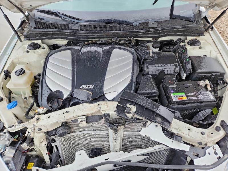 2014 KIA Cadenza Premium