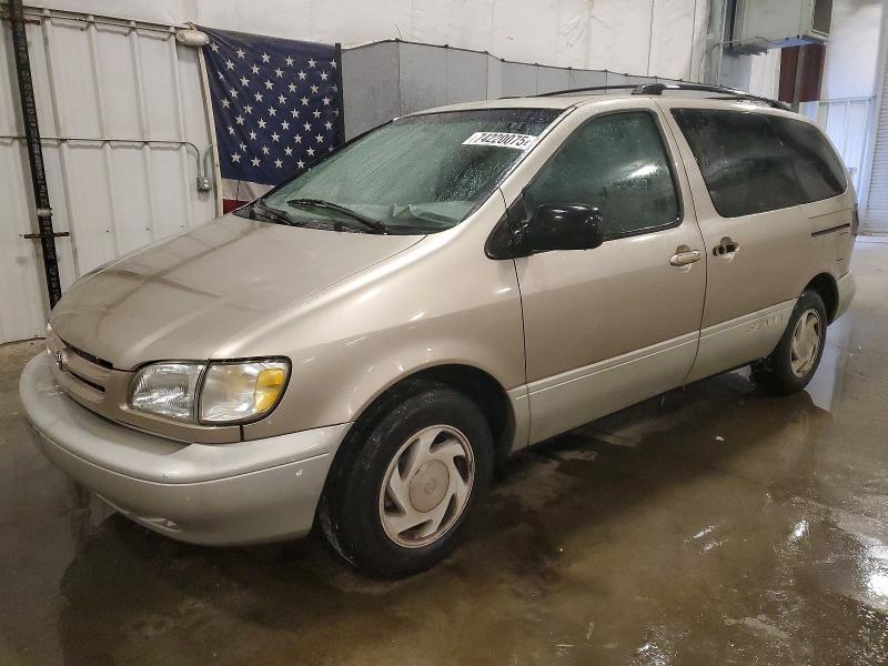 2000 Toyota Sienna le