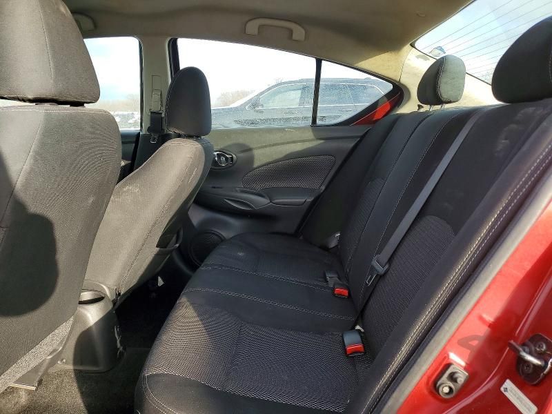 2019 Nissan Versa sv