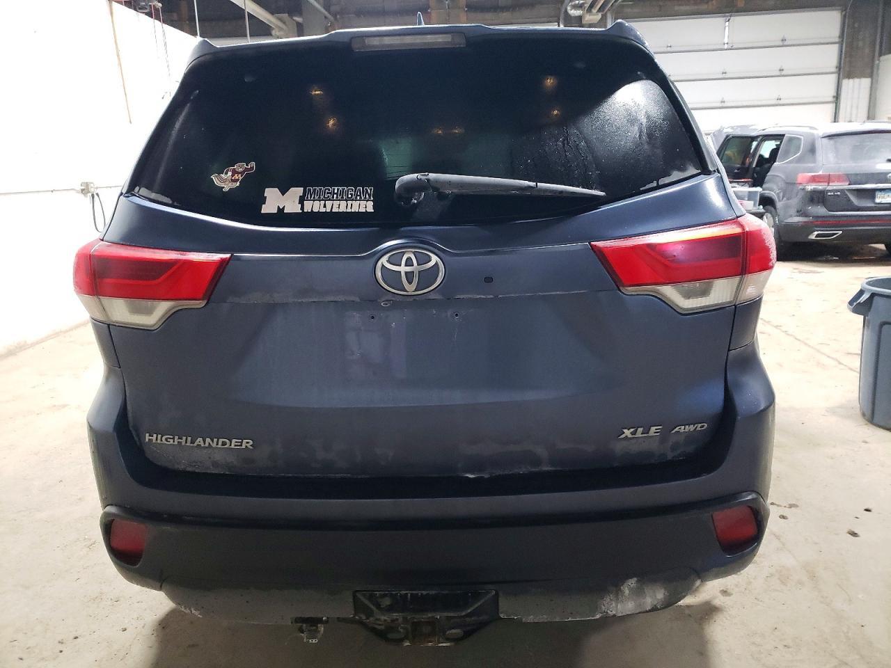 2017 Toyota Highlander se