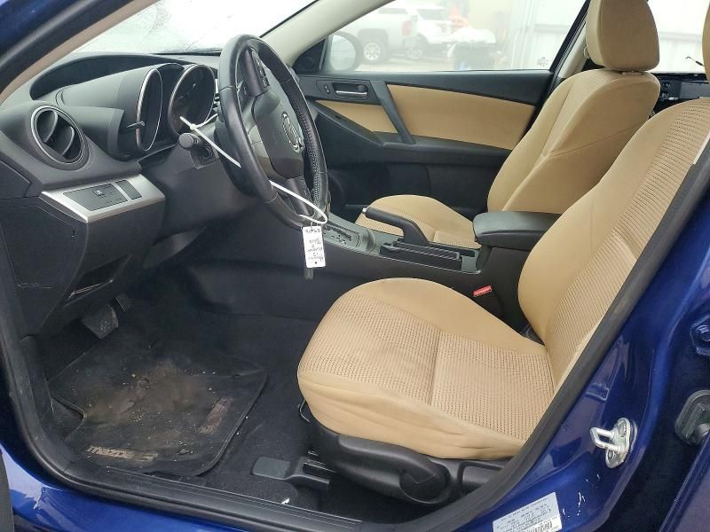 2013 Mazda 3 I