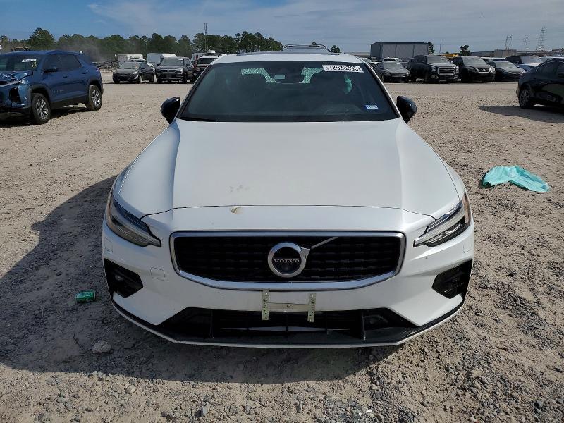 2019 Volvo S60 T6 R-design