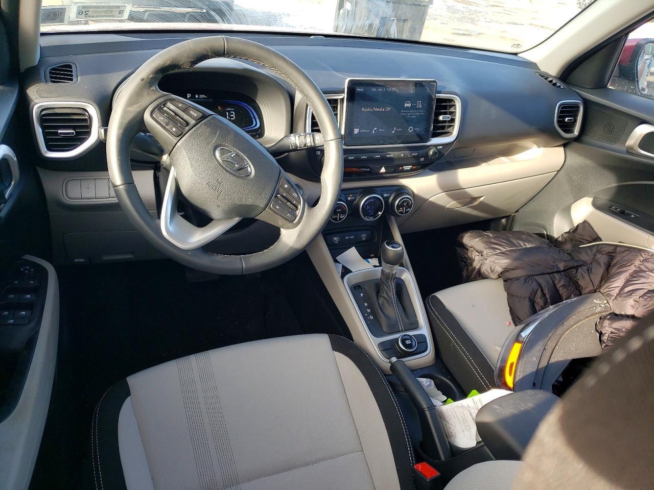 2025 Hyundai Venue sel