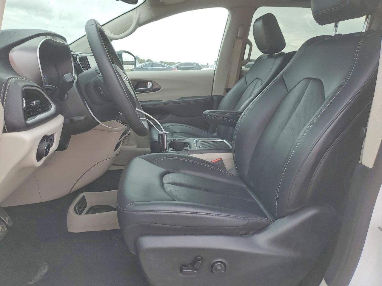 2024 Chrysler Pacifica Hybrid Select