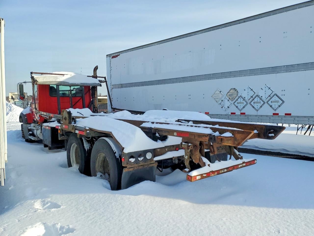 2009 Mack GU713 ROLL-OFF Container Truck