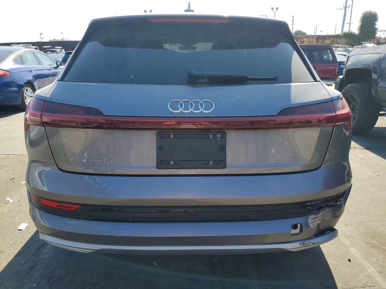 2019 Audi E-tron Premium Plus