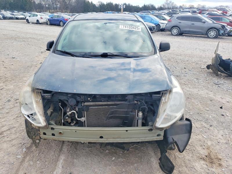 2015 Nissan Versa s