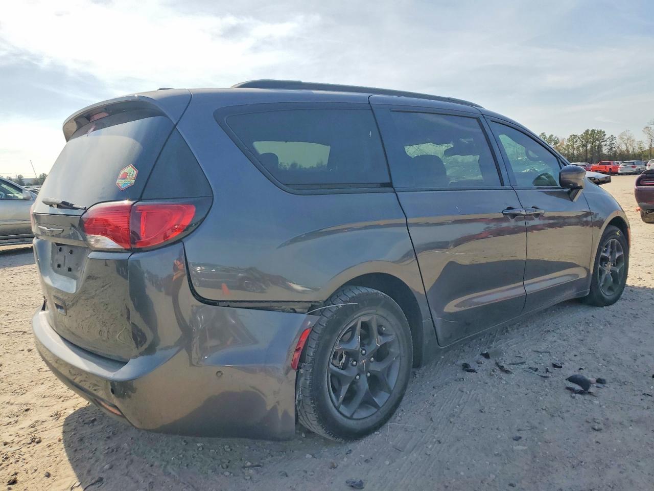 2020 Chrysler Pacifica Touring l Plus