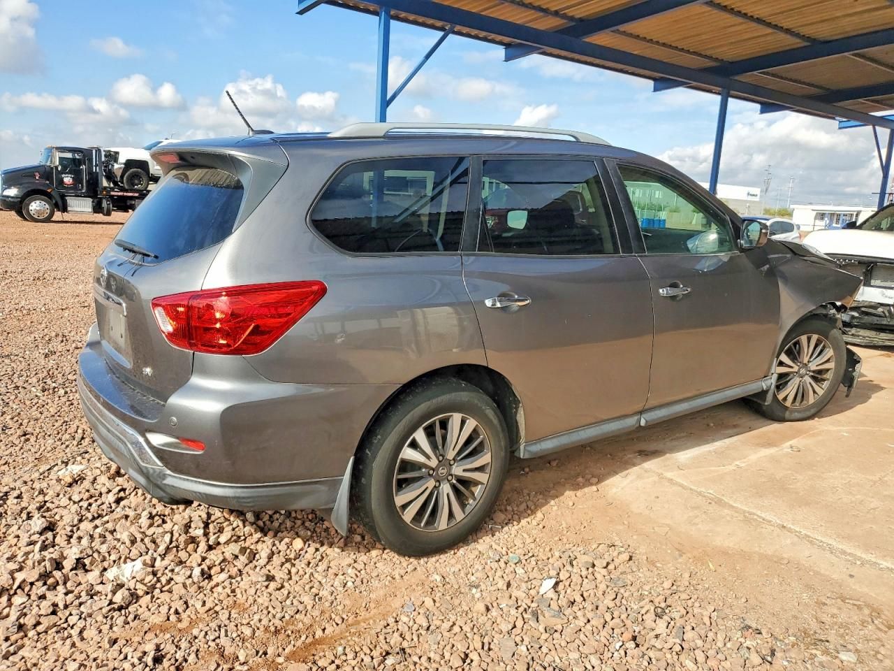 2017 Nissan Pathfinder s