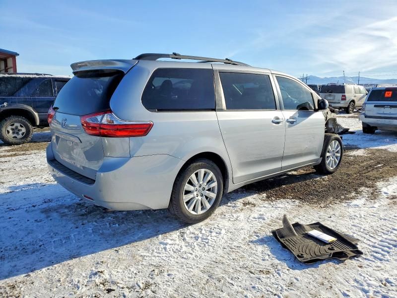 2017 Toyota Sienna xle