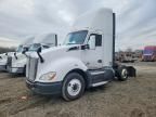 2016 Kenworth Construction T680