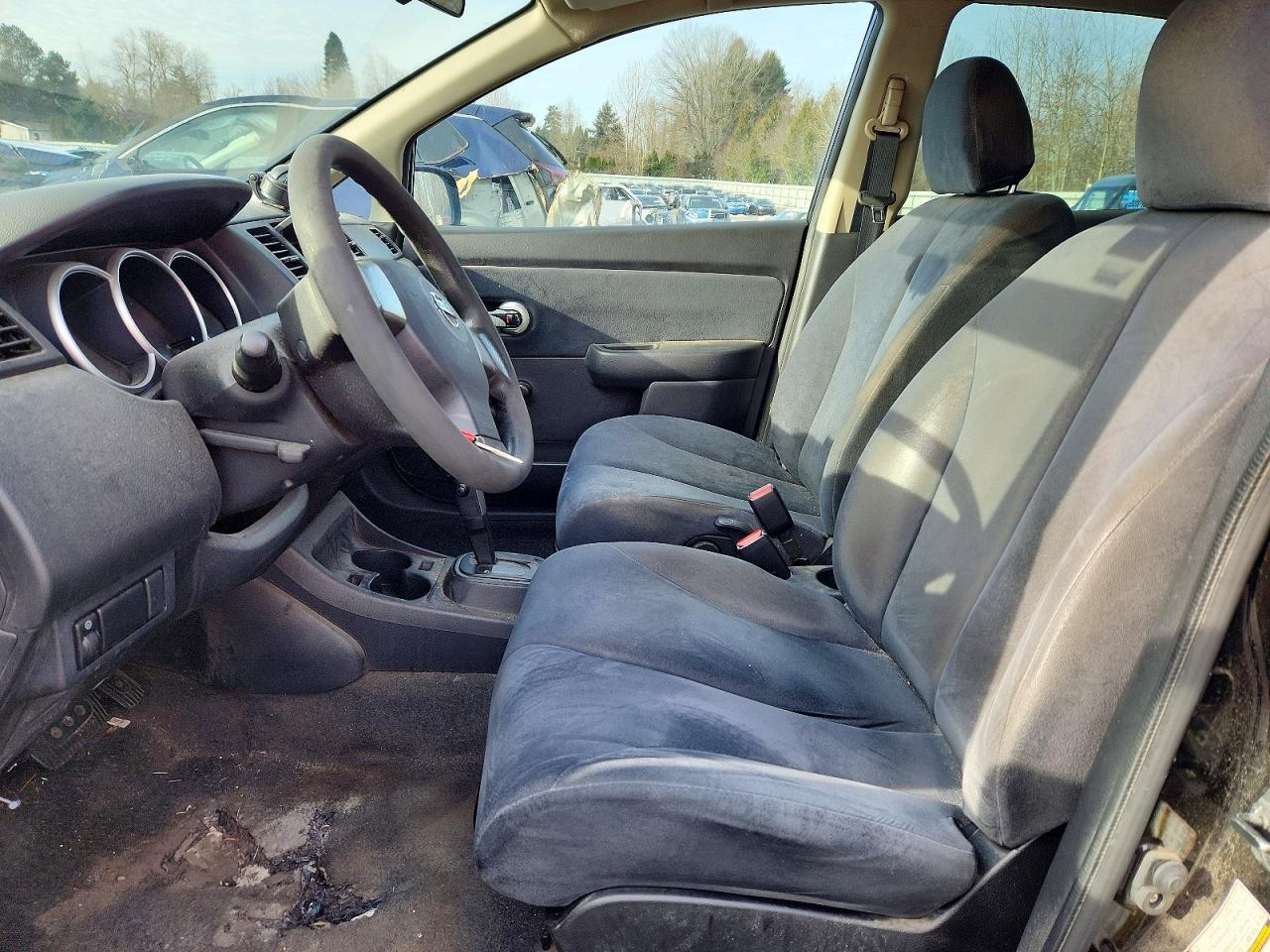 2010 Nissan Versa s