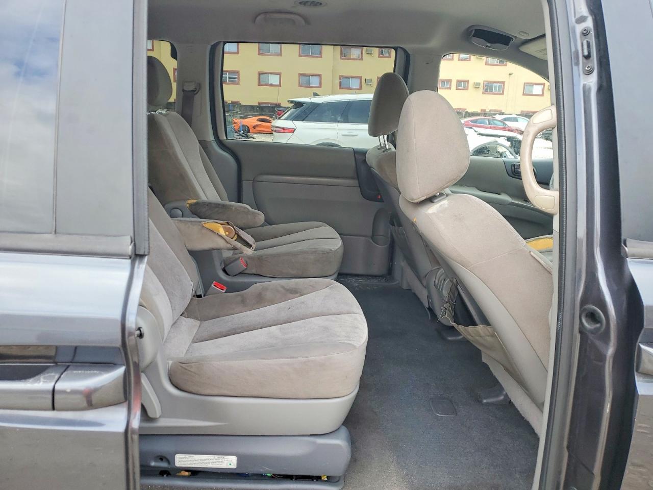 2014 KIA Sedona lx