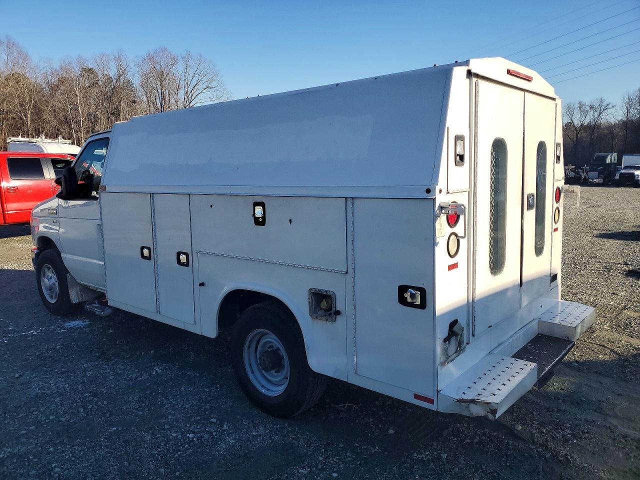 2015 Ford Econoline E350 Super Duty Cutaway van
